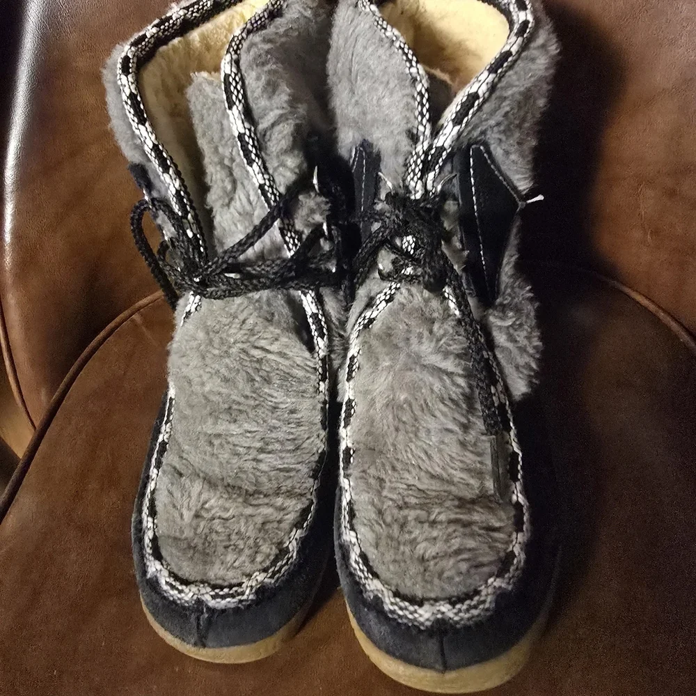 Snowland Vintage Cozy Gray and Black Women's Boots